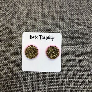 5/$20 gold druzy and‎ pink stud earrings